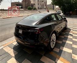 تسلا موديل 3